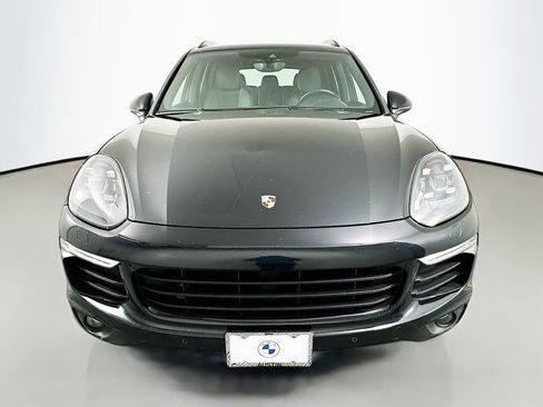 Used 2017 Porsche Cayenne image 2