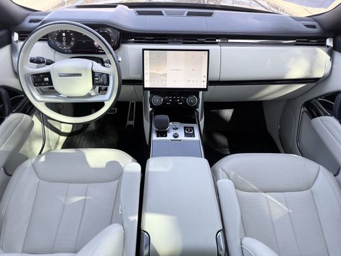 Used 2023 Land Rover Range Rover Long Wheelbase Autobiography image 2