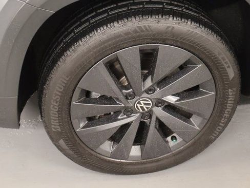 Used 2022 Volkswagen Taos S image 7