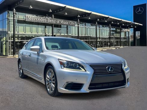 Used 2017 Lexus LS 460 w/ Comfort Package RWD image 1