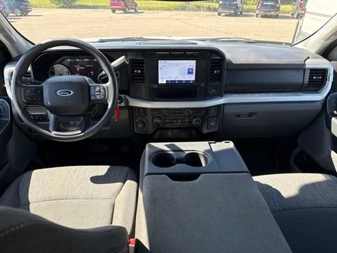 Used 2023 Ford F250 XLT w/ FX4 Off-Road Package AWD/4WD image 13