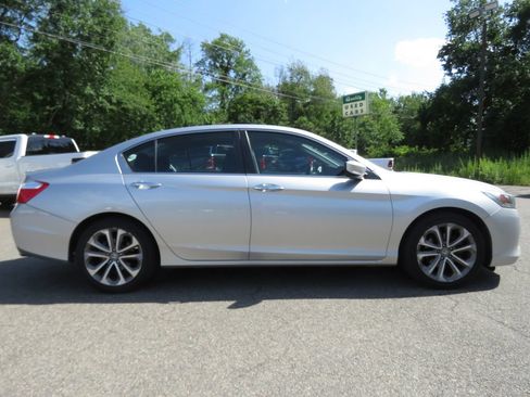Used 2015 Honda Accord Sport image 4