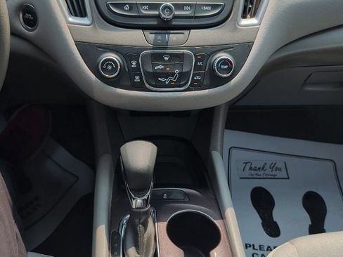 Used 2022 Chevrolet Malibu LS FWD image 16