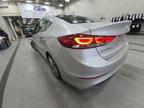 Used 2017 Hyundai Elantra Limited image 30