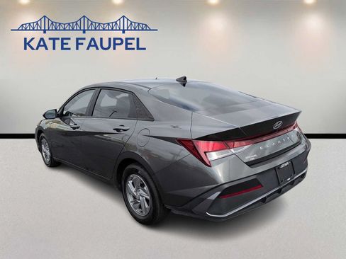 Used 2024 Hyundai Elantra SE FWD image 5