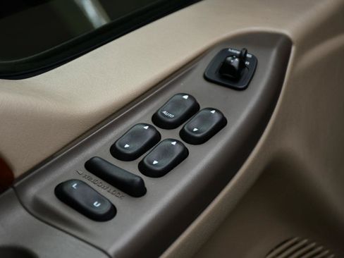 Used 2000 Ford Excursion Limited AWD/4WD image 18