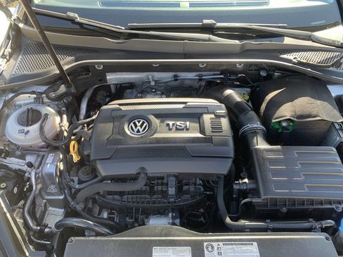 Used 2016 Volkswagen Golf S image 24