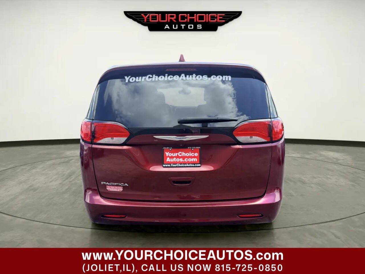 Used 2017 Chrysler Pacifica Touring FWD image 4