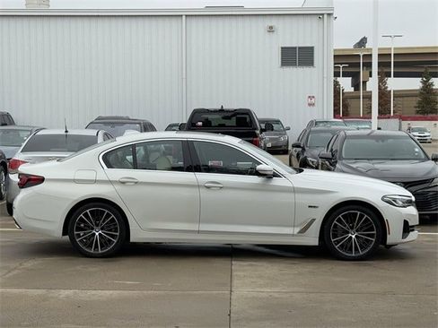 Used 2023 BMW 530e image 3