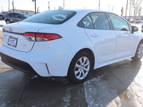 Used 2024 Toyota Corolla LE image 5