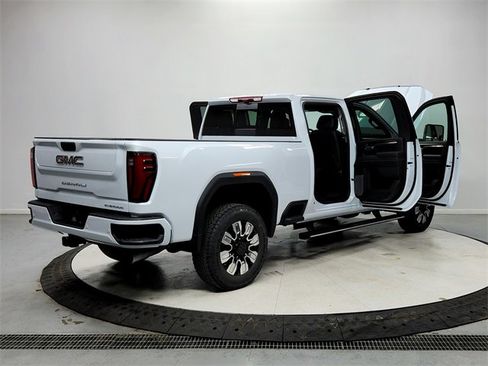 New 2026 GMC Sierra 2500 Denali w/ Denali Reserve Package image 15