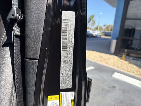 Used 2019 Jeep Wrangler Unlimited Sahara image 30