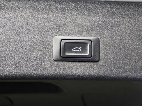 Used 2016 Audi A4 Premium Plus w/ Technology Package image 17