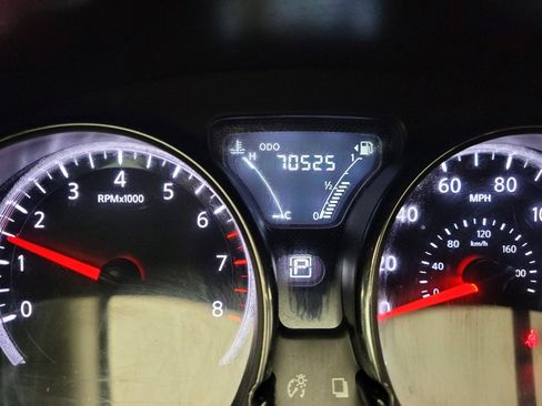 Used 2018 Nissan Versa SV FWD image 23
