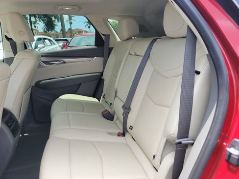 Certified 2022 Cadillac XT5 Premium Luxury w/ LPO, Premium Carpet Package FWD image 15