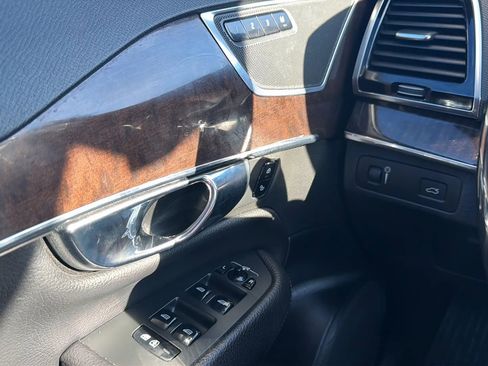 Used 2016 Volvo XC90 T6 Momentum w/ Momentum Plus Package image 20