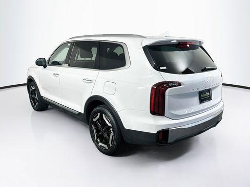Used 2025 Kia Telluride S FWD image 5