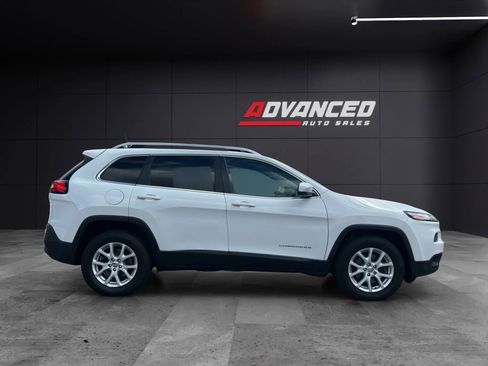 Used 2016 Jeep Cherokee Latitude w/ Safety/Convenience Group AWD/4WD image 8