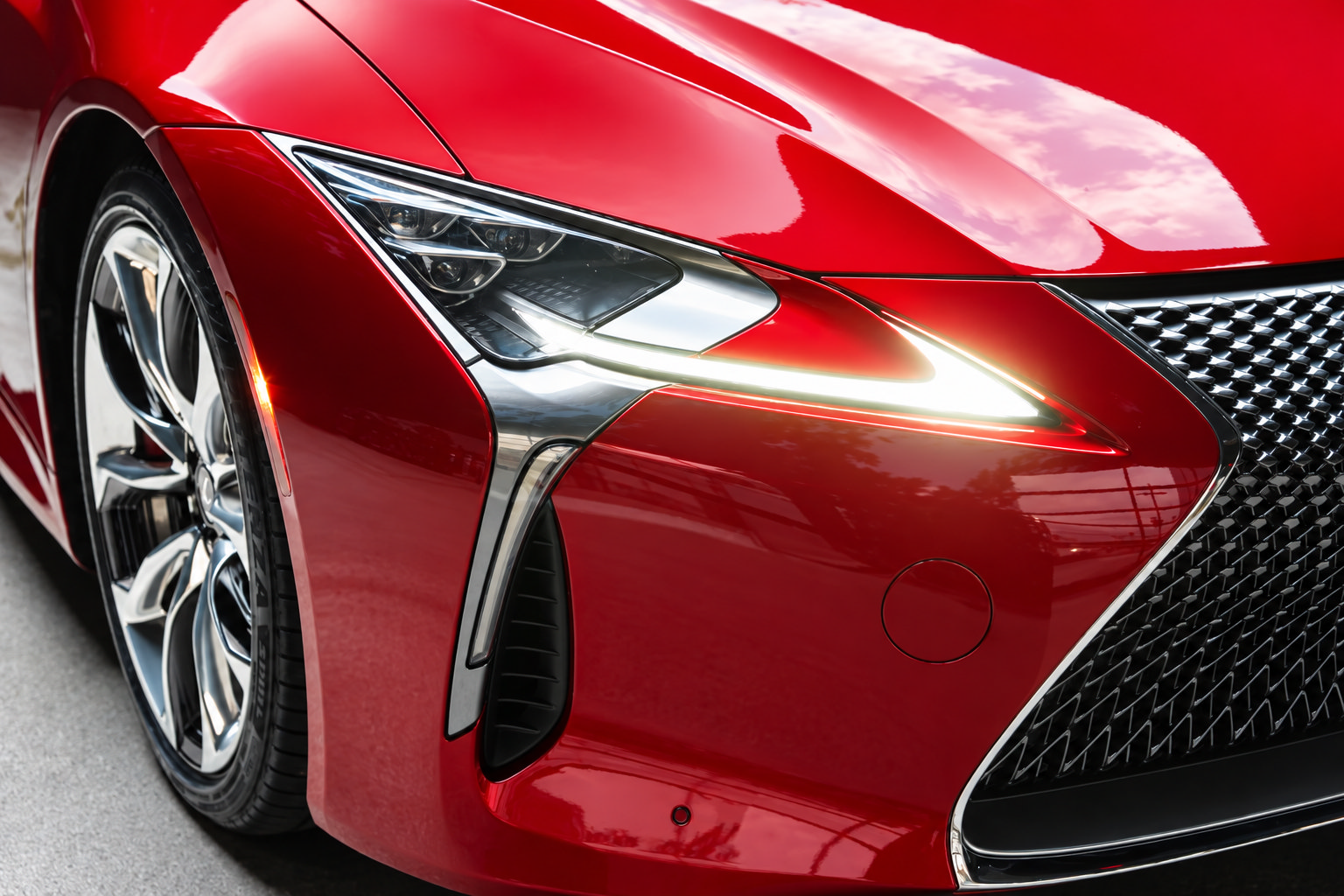 Used 2018 Lexus LC 500 Coupe w/ Sport Package RWD image 17
