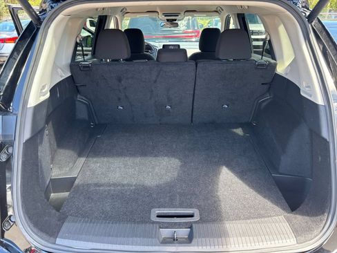 Used 2025 Nissan Rogue SV FWD image 28
