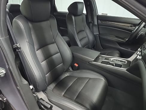Used 2019 Honda Accord Sport image 15