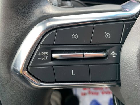 Used 2024 Chevrolet Traverse LT image 33