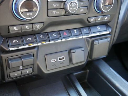 Used 2019 Chevrolet Silverado 1500 High Country w/ Technology Package AWD/4WD image 24