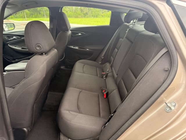 Used 2025 Chevrolet Malibu LT FWD image 9