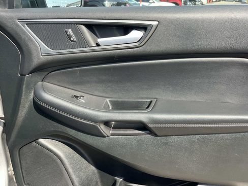 Used 2024 Ford Edge SE image 25