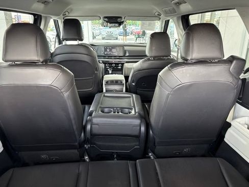 Certified 2024 Kia Carnival LX FWD image 34