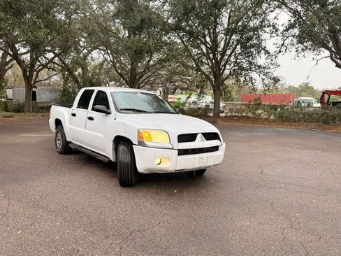 Used 2008 Mitsubishi Raider LS image 3