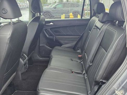 Used 2022 Volkswagen Tiguan SE AWD/4WD image 16