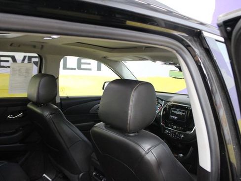 Used 2019 Chevrolet Traverse LT w/ LPO, Blackout Package AWD/4WD image 10
