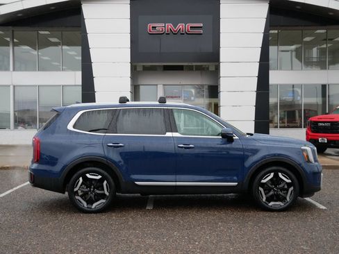 Used 2025 Kia Telluride S AWD/4WD image 2