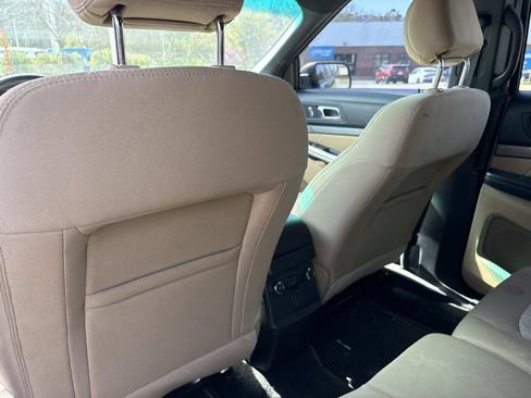 Used 2016 Ford Explorer FWD image 28