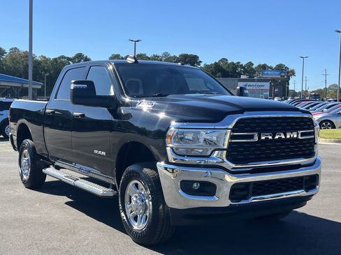 Used 2024 RAM 2500 Big Horn w/ Bed Utility Group image 4