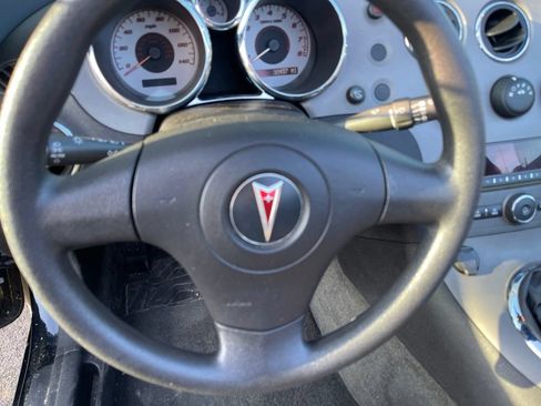 Used 2007 Pontiac Solstice Convertible w/ Preferred Package RWD image 6