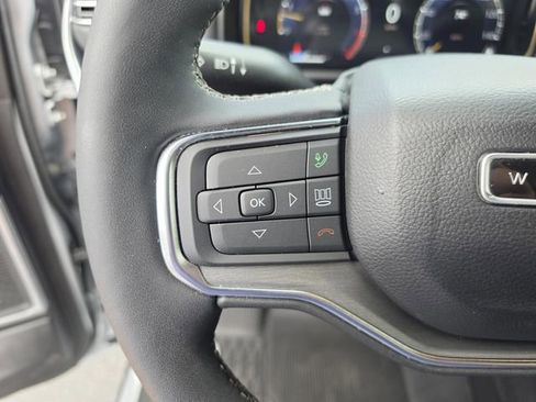 Used 2024 Jeep Wagoneer Series II AWD/4WD image 41