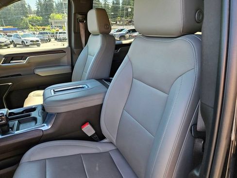 Used 2022 GMC Sierra 1500 SLT w/ SLT Premium Plus Package AWD/4WD image 8