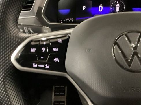 Certified 2023 Volkswagen Tiguan SE R-Line AWD/4WD image 10