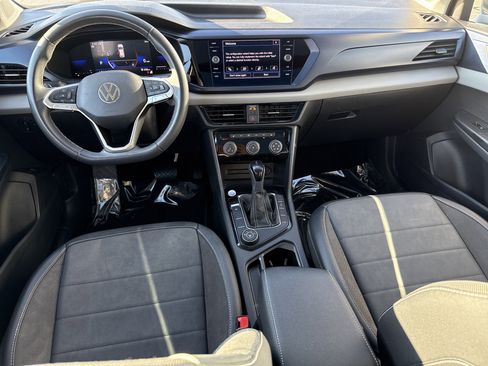 Used 2023 Volkswagen Taos SE w/ Panoramic Sunroof Package image 16