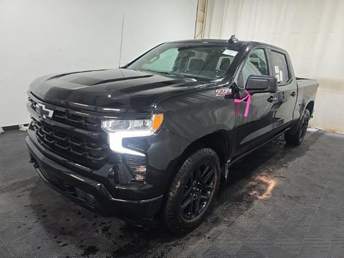 Used 2024 Chevrolet Silverado 1500 RST w/ Z71 Off-Road Package AWD/4WD image 2