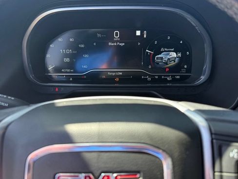Used 2023 GMC Yukon SLE AWD/4WD image 10