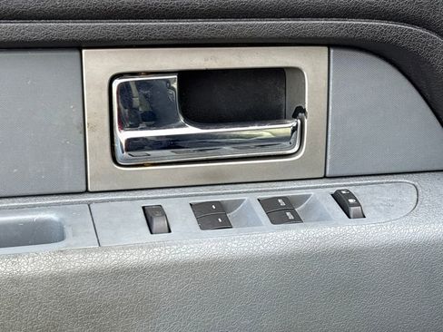 Used 2011 Ford F150 XLT w/ XLT Chrome Pkg image 17