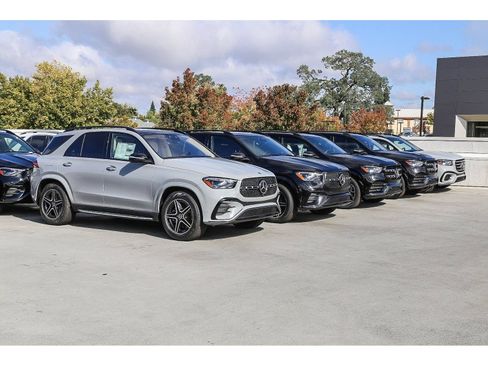 Used 2024 Rivian R1S Adventure AWD/4WD image 50