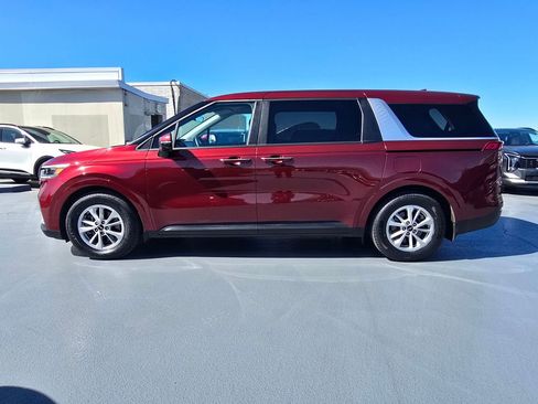 Used 2024 Kia Carnival LX FWD image 8