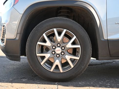 Used 2023 GMC Acadia SLE w/ Driver Convenience Package FWD image 30