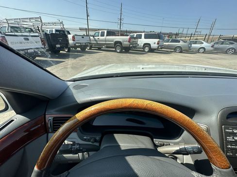 Used 2006 Lexus LS 430 RWD image 53