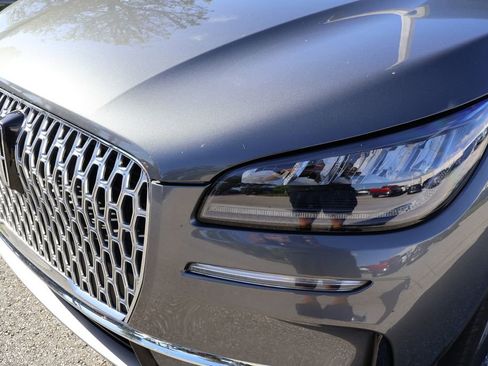 Used 2023 Lincoln Corsair FWD image 3