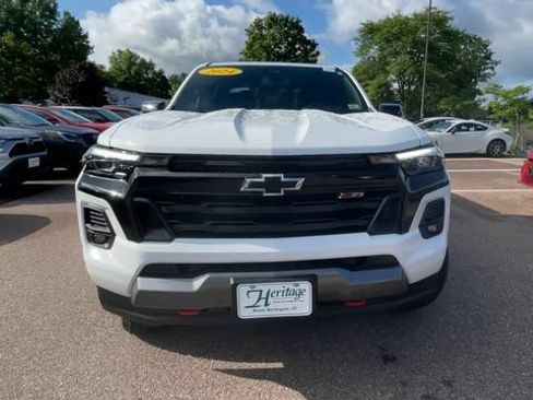 Used 2024 Chevrolet Colorado Z71 w/ Z71 Convenience Package 2 AWD/4WD image 7